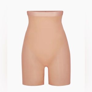 NEW SKIMS Barely There Ultra-Light Mid-Thigh Shorts